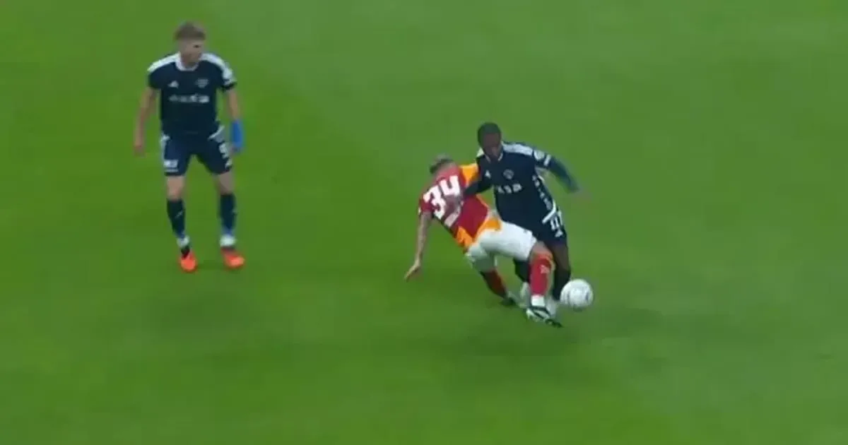 Galatasaraylı Lucas Torreira'nın ihracıyla ilgili VAR incelemesi paylaşıldı