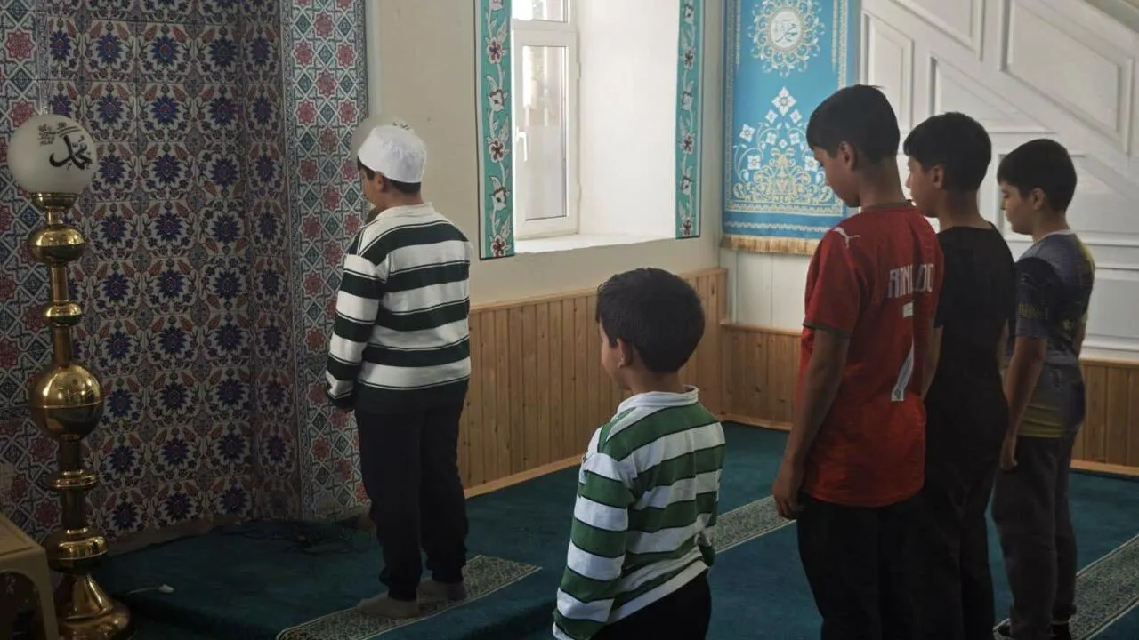Atkaracalar’da gençlerle “Gençliğe Değer” projesi kapsamında buluşuluyor