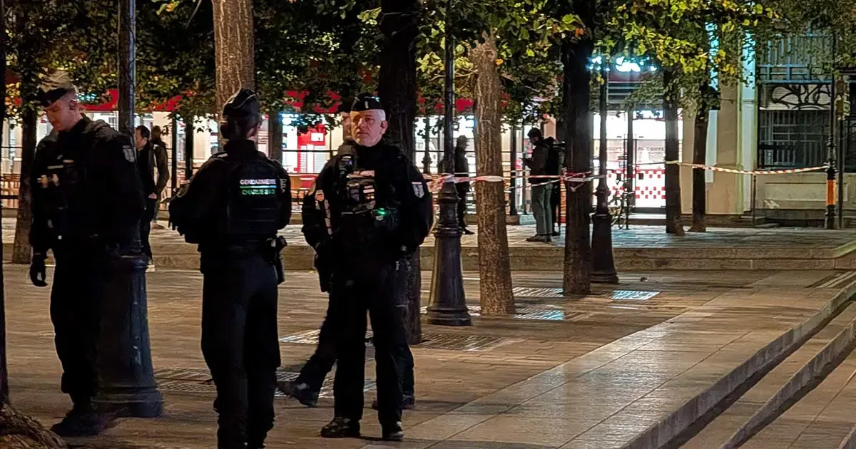Fransa’da Gece Kısıtlamaları Sürüyor: Paris ve Lyon’da Yasaklar Uzatıldı
