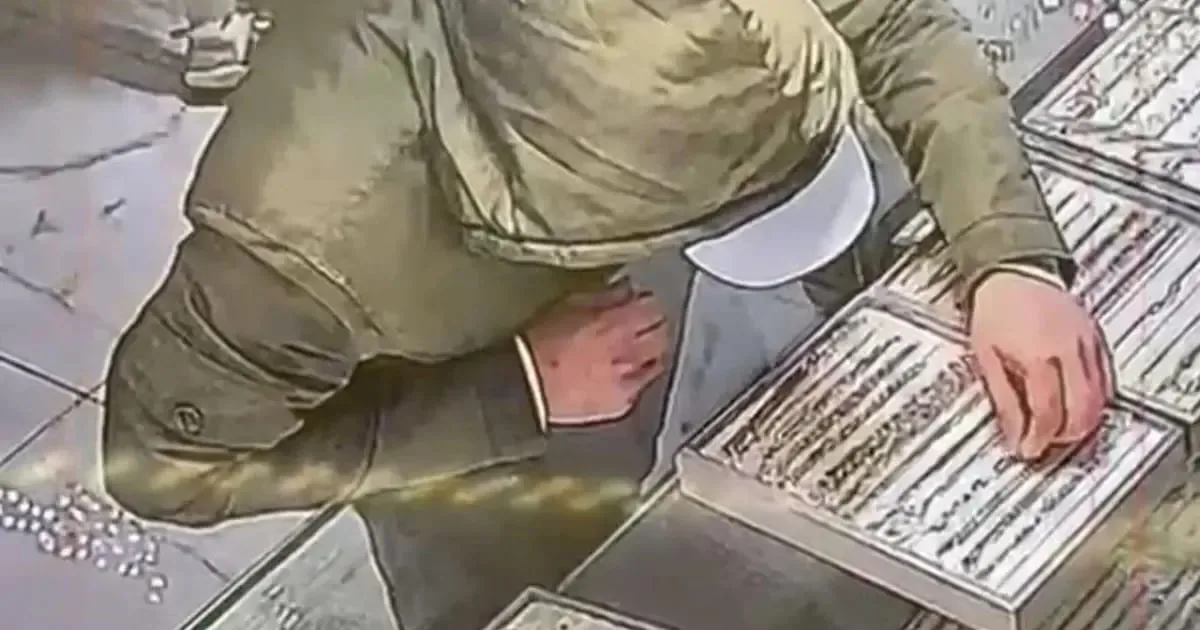 Çayırova'da sahte çeyrek altınla çalışanı oyalayıp bileklik çaldı