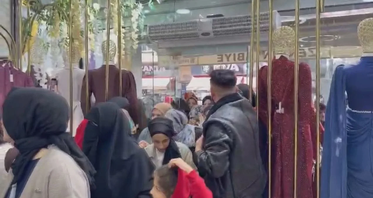 Sultangazi'deki İndirim Kampanyasında Yoğunluk: 2 Kişi Etkilendi