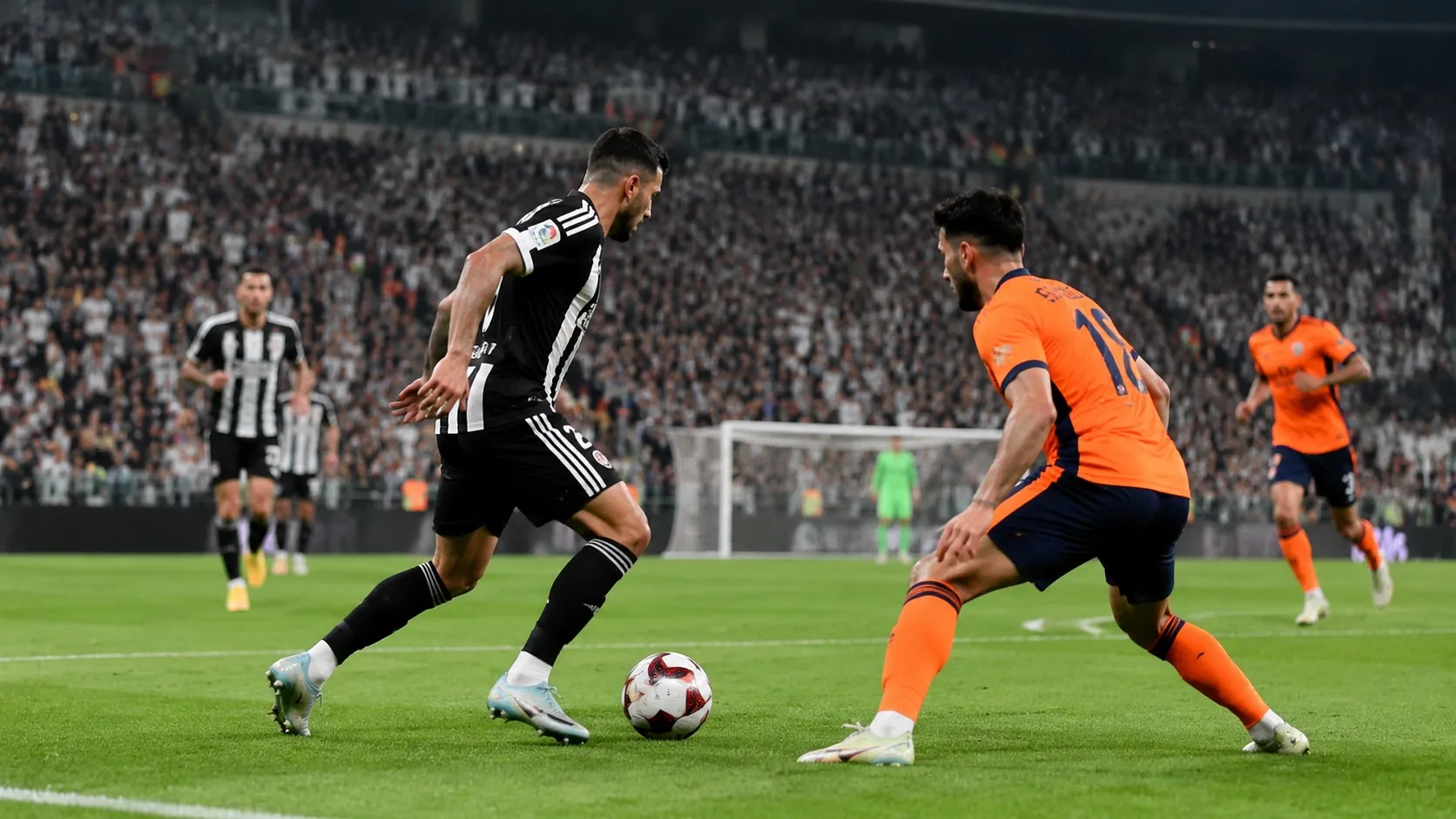 Beşiktaş, Süper Lig'in 9. Haftasında Başakşehir'i Ağırlıyor