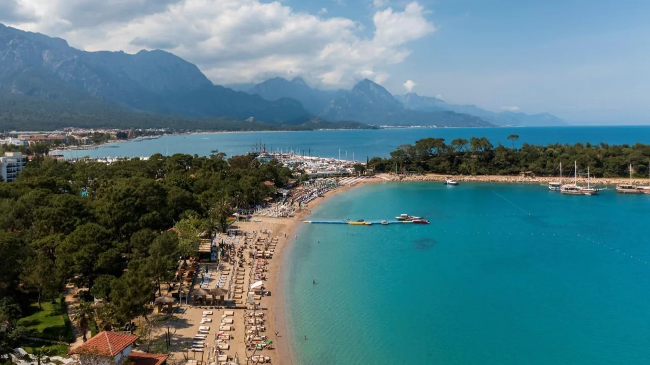 Antalya'da turist hareketliliği: 14 milyon yabancı ziyaretçi ağırlandı
