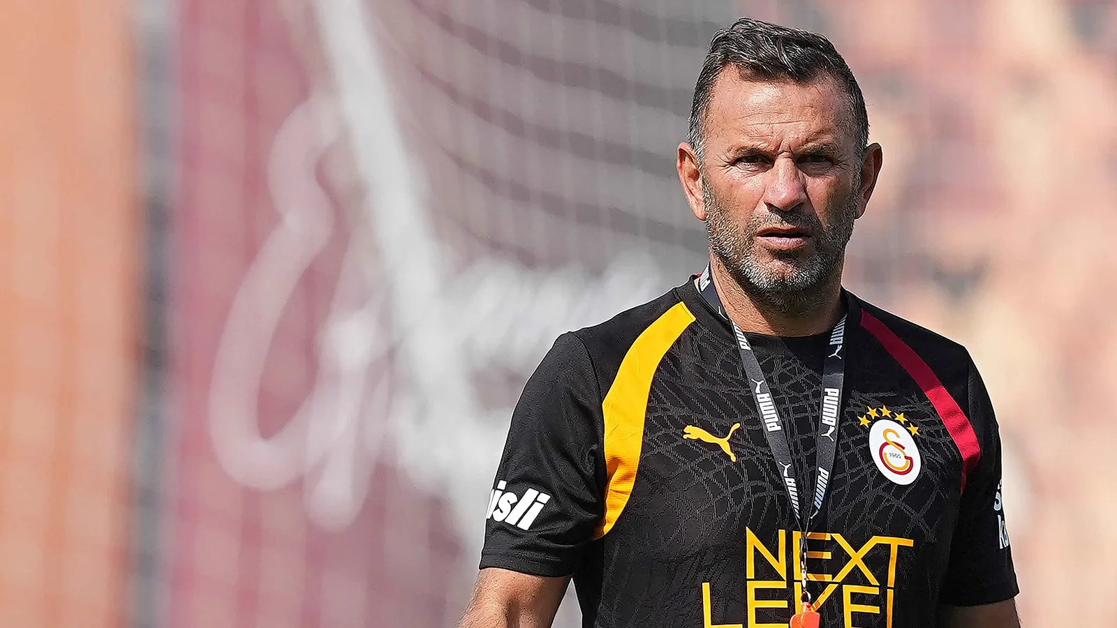 Okan Buruk açıkladı: Singo, Barcelona maçında yok!