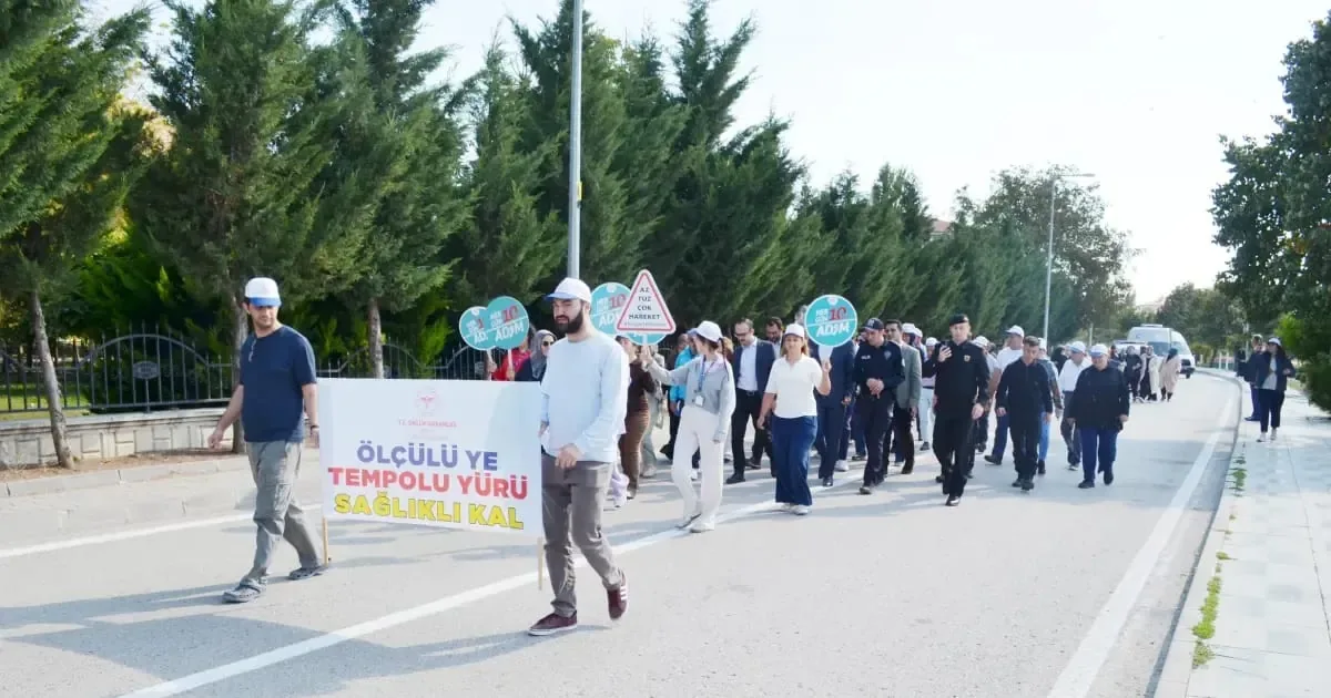 Şabanözü'nde Dünya Yürüyüş Günü için sağlıklı yaşam yürüyüşü düzenlendi