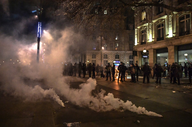 Fransa'da grev ve protesto dalgası dinmiyor! Ülke çapında milyonlarca kişi yarın sokaklarda olacak