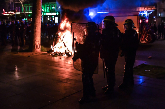 Fransa'da grev ve protesto dalgası dinmiyor! Ülke çapında milyonlarca kişi yarın sokaklarda olacak