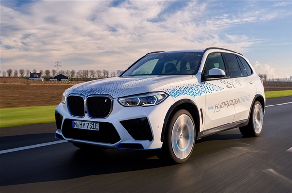 BMW'den hidrojen atağı: BMW iX5 Hydrogen