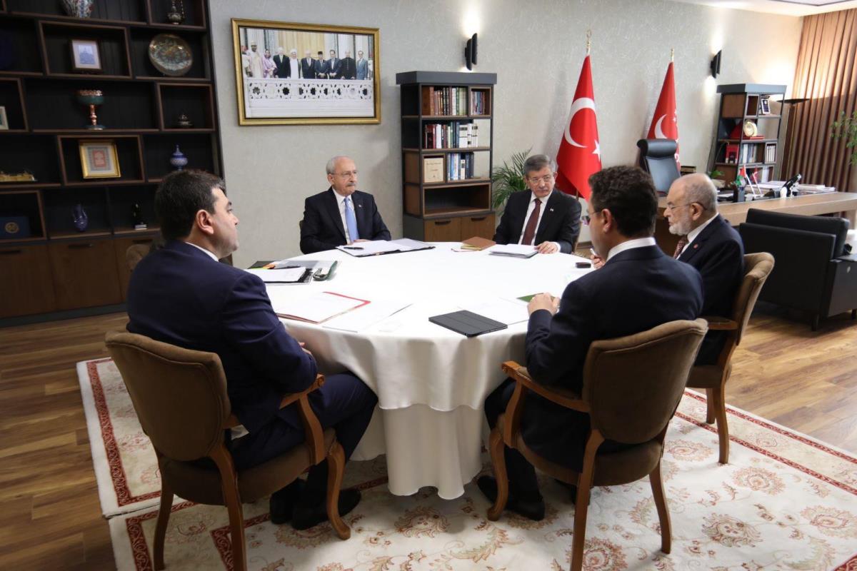 6’lı Masa’nın toplantısından ilk kareler geldi, duvardaki fotoğraf dikkat çekti