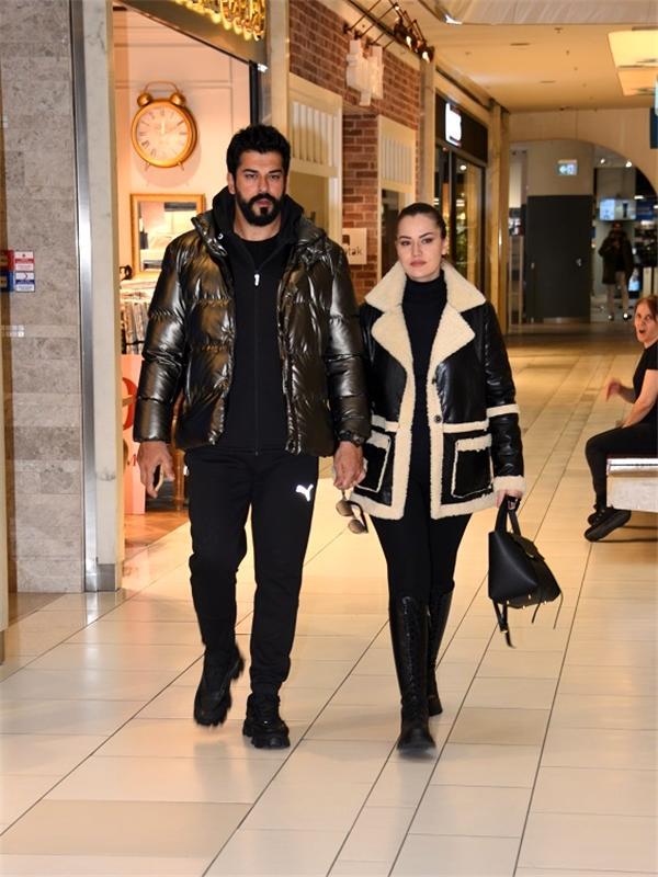 Burak Özçivit'ten eşi Fahriye Evcen'e milyonluk hediye