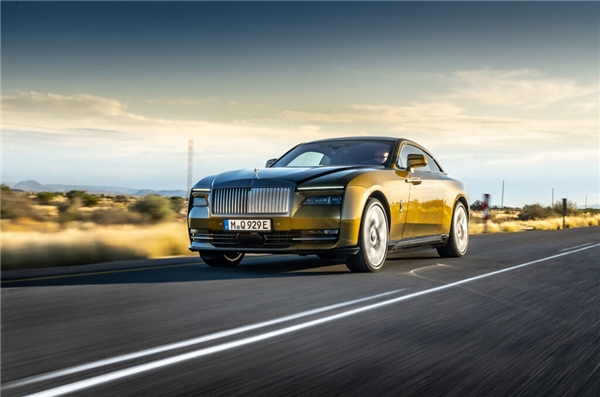 Rolls-Royce Spectre sıcak hava testlerinde