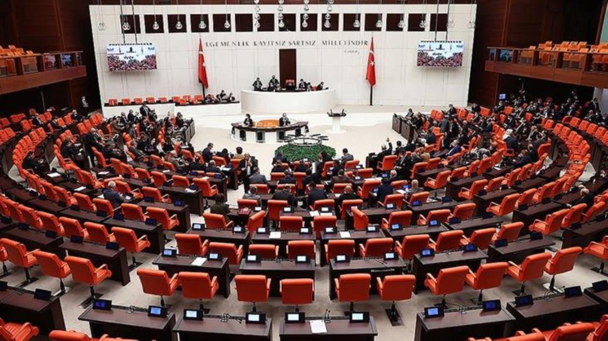 Emeklilikte yaşa takılanlara ilişkin kanun Meclis’te kabul edildi