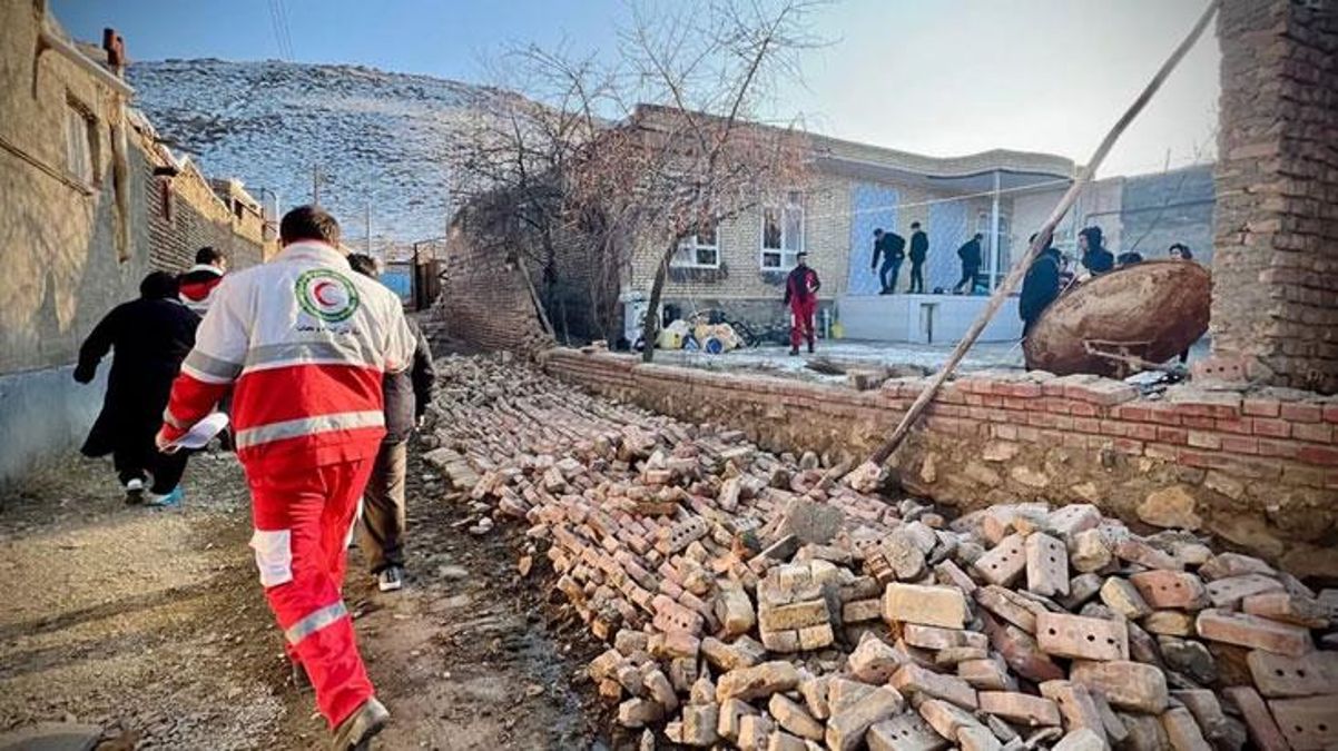 İran’da 5.3 büyüklüğünde deprem! Sınır hattındaki illerimiz fena sallandı