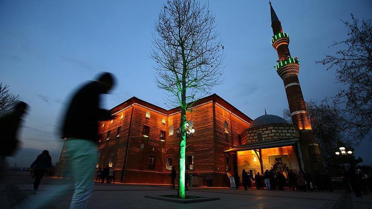Teravih namazı ne zaman kalınacak? Teravih namazı nasıl kılınır?