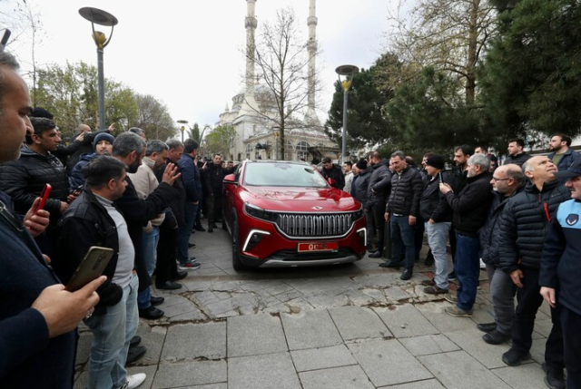 Bakan Varank, makam aracı olarak Togg kullanmaya başladı