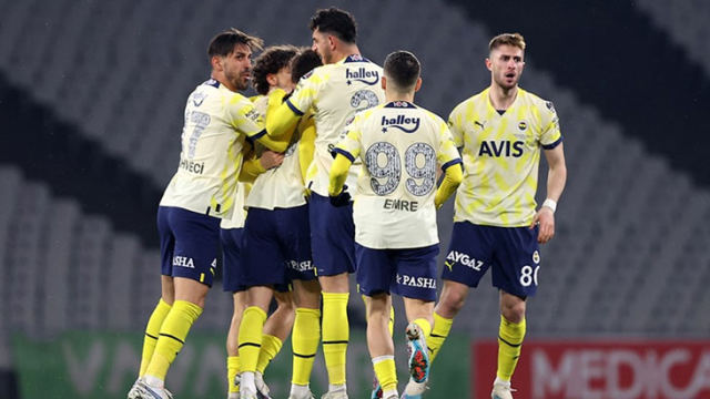 Son Dakika: Fenerbahçe, geriye düştüğü maçta Karagümrük'ü deplasmanda 2-1 mağlup etti