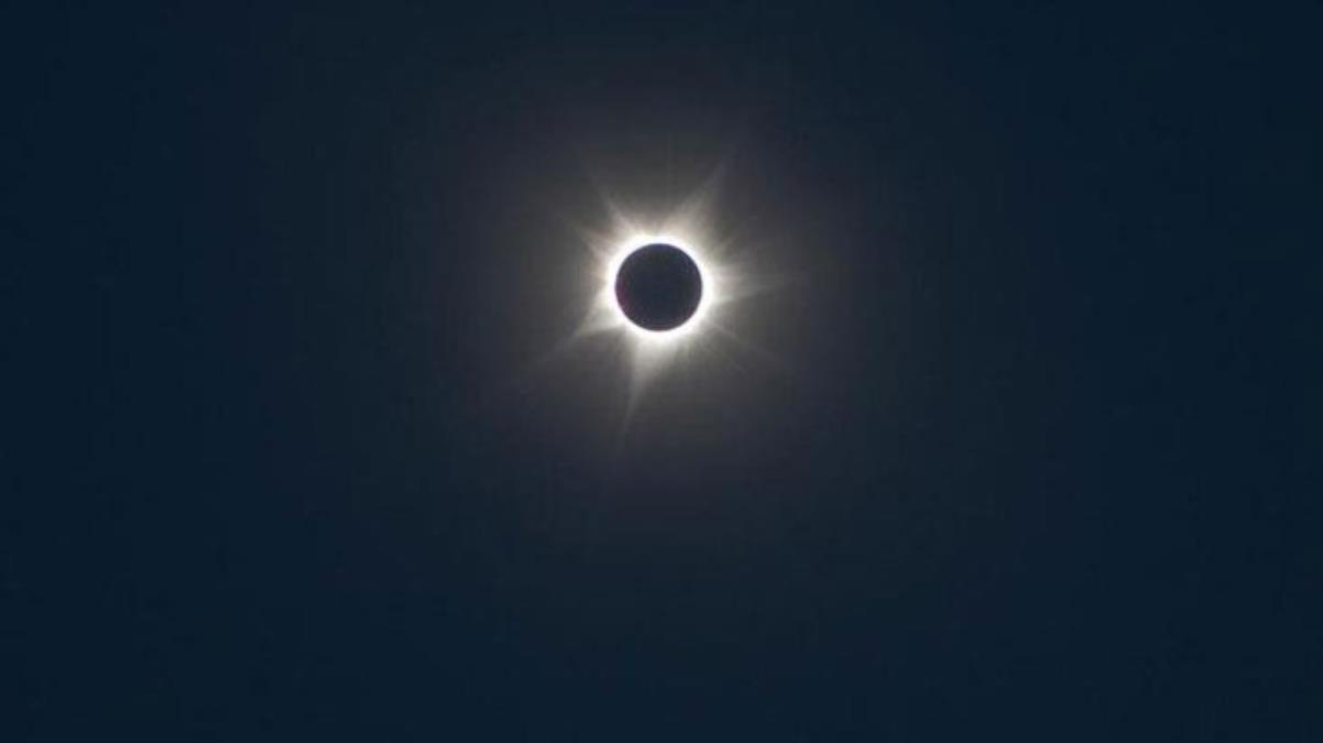 “Hibrit Güneş tutulması” Avustralya’nın Exmouth kasabasında tam olarak izlendi