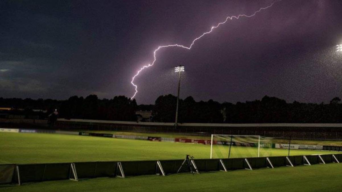 Kolombiya’da halı sahaya yıldırım düşmesi sonucu 5 kişi öldü