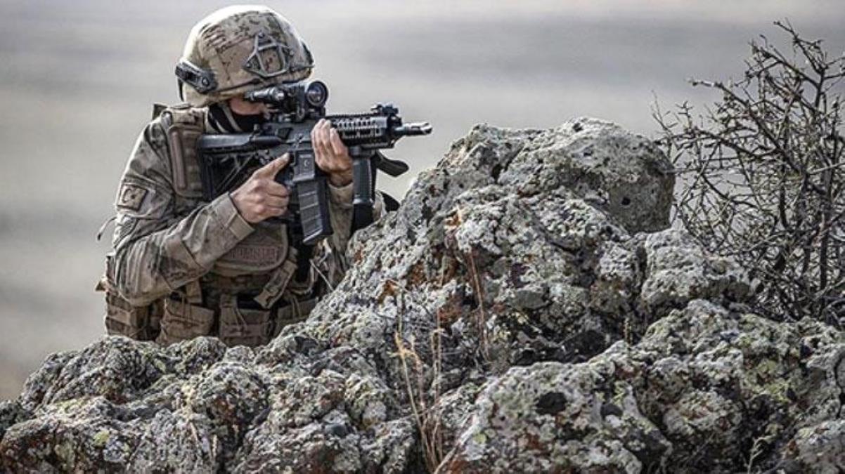 Mehmetçik, Kuzey Irak Zap’taki teröristlerin kale olarak gördüğü Çemçö mağarasına girdi