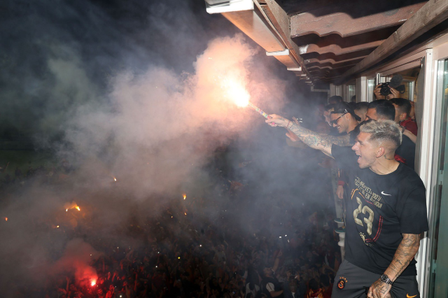 Şampiyon Galatasaray, Florya'yı yangın yerine çevirdi! Icardi'nin 