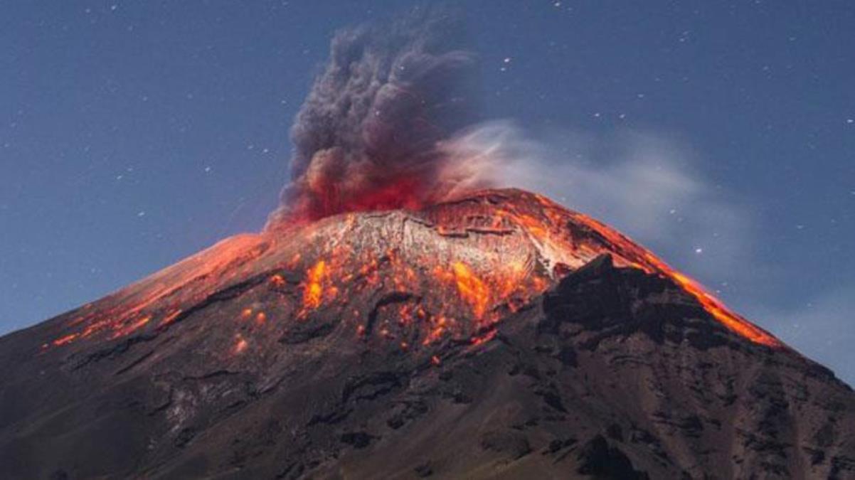Meksika’daki yanardağ patlamaları okulları tatil etti