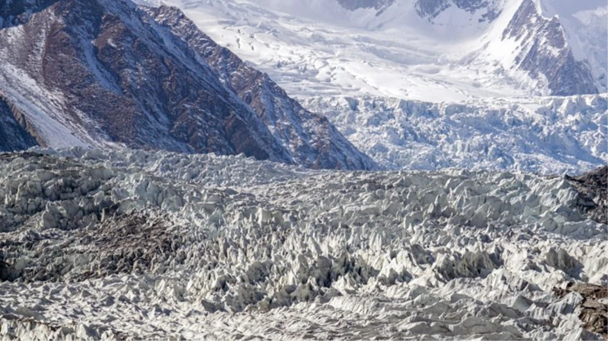 Pakistan’da çığ düşmesi sonucu 10 kişi öldü, 24 kişi yaralandı