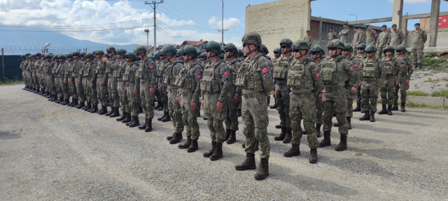 Türk komandosu 24 yıl aradan sonra Kosova'da