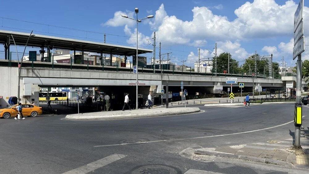 İstanbul'da yollar boş kaldı: Trafik yoğunluğu yüzde 2!