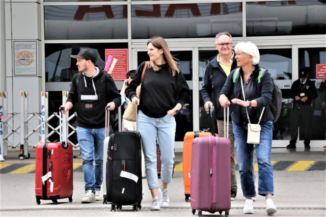 Antalya'ya turist akını! 800 binden fazla kişiyle Almanya listenin ilk sırasında yer aldı