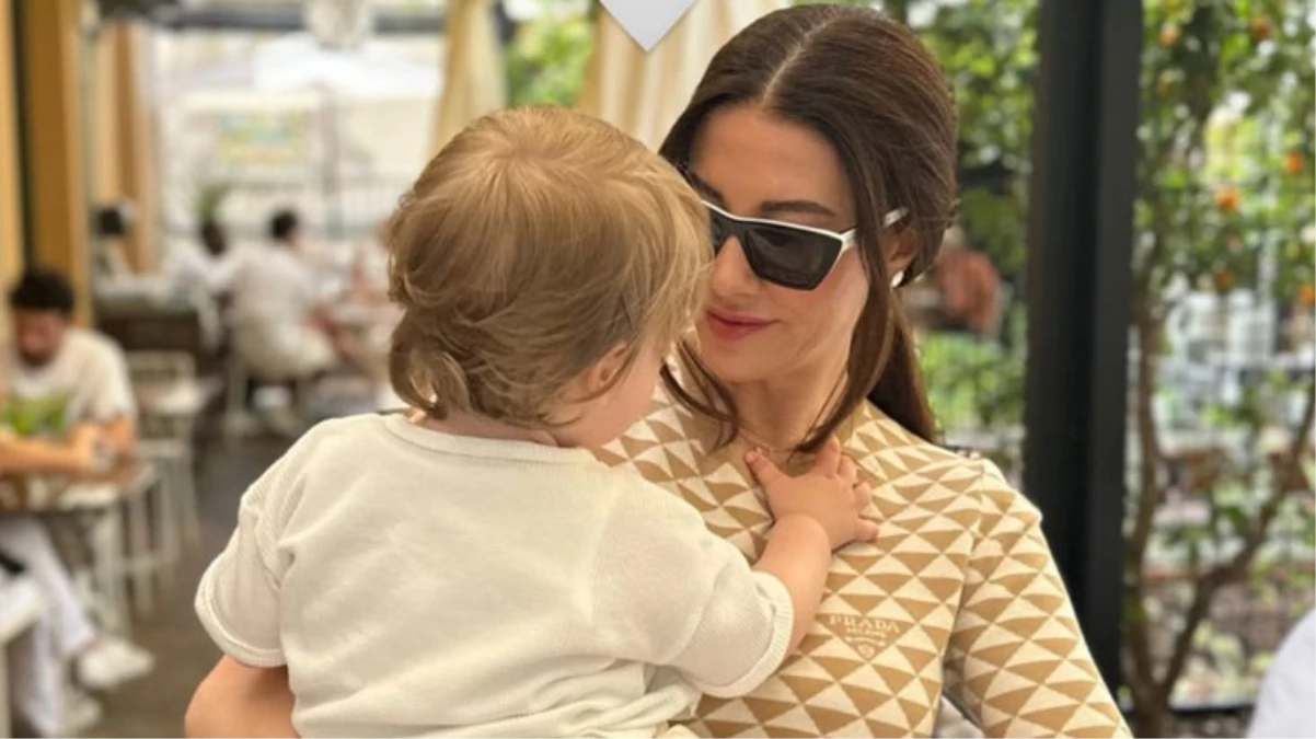 Başak Dizer, gözlerden uzak büyüttüğü oğluyla poz verdi, herkes saç detayına takıldı