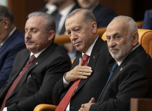 TBMM'de 28. Dönem, Devlet Bahçeli'nin yeminiyle başladı