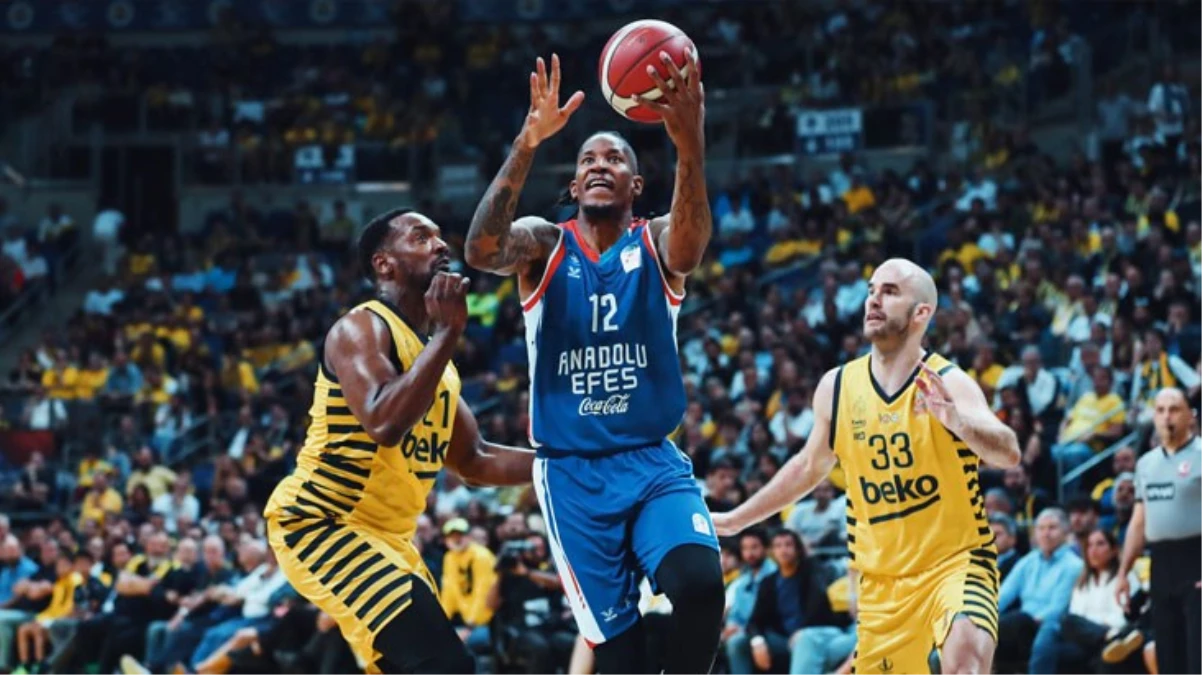 Ne olduysa 6 saniyede oldu! Anadolu Efes, Fenerbahçe’yi son saniyede devirdi