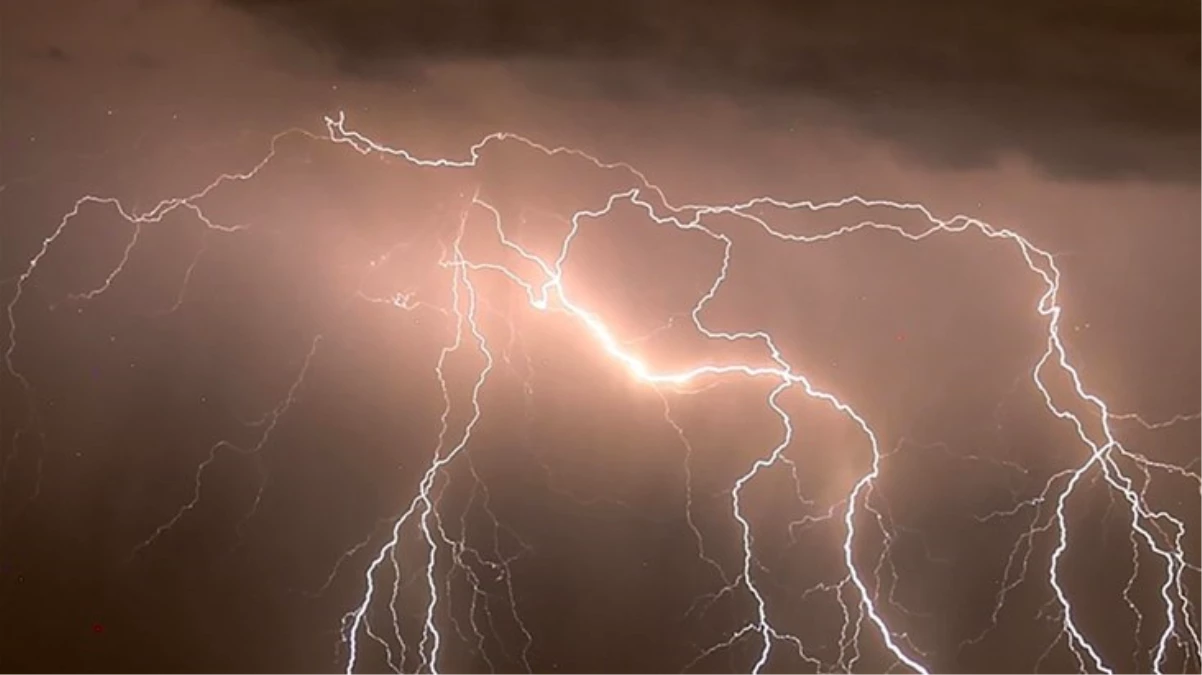 Pakistan’da yağış ve yıldırım felaketi: Aralarında çocukların da olduğu 11 kişi öldü, 13 kişi yaralandı