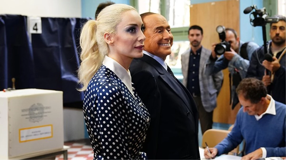 Berlusconi, vasiyetinde son yıllarını beraber geçirdiği 53 yaş küçük sevgilisini unutmadı