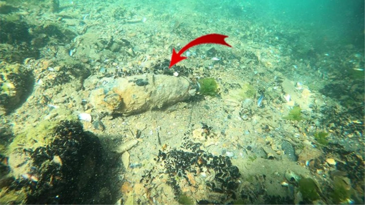 İstanbul Boğazı’nda midye toplarken patlamamış top mermisi buldu