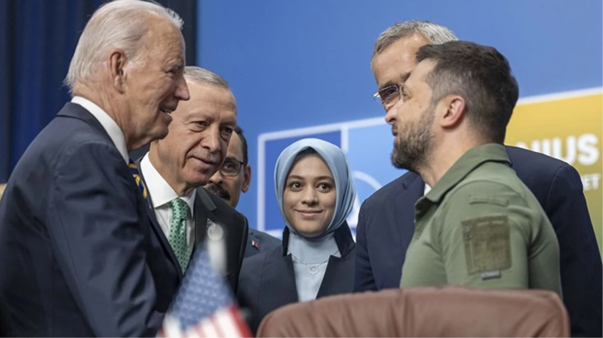 NATO Zirvesi’ne damga vuran kare! Erdoğan, Biden ve Zelenski ayaküstü sohbet etti