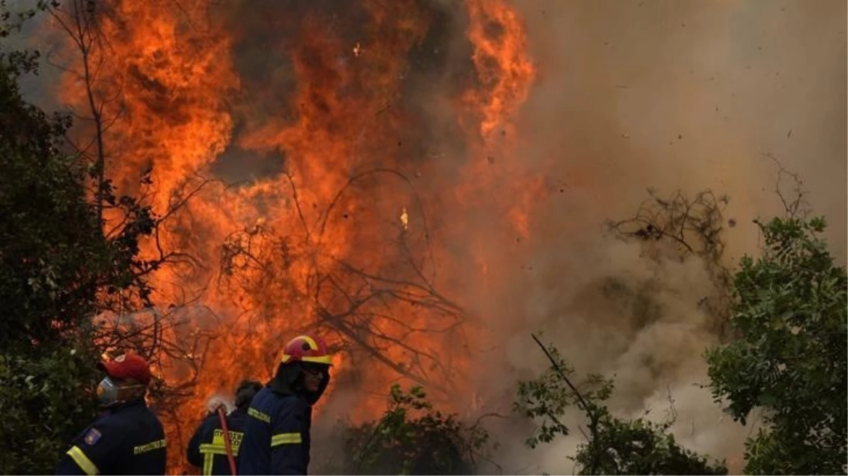 Türkiye’nin ardından Yunanistan da alevlere teslim! Yerleşim yerleri boşaltılmaya başlandı