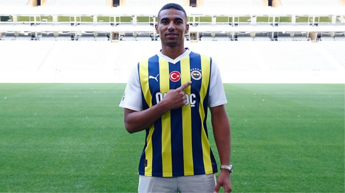 Fenerbahçe, Ganalı stoper Alexander Djiku ile sözleşme imzaladı