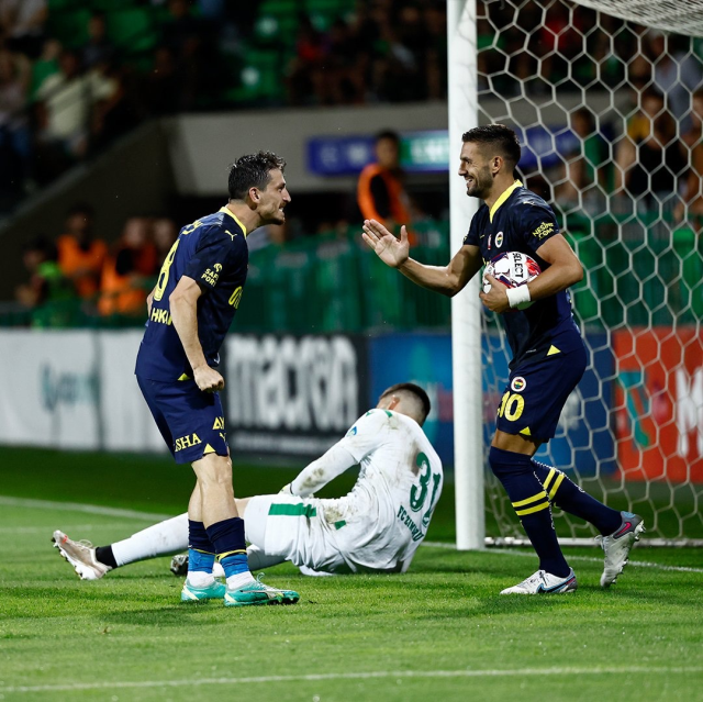 UEFA Konferans Ligi 2. ön eleme turu rövanş maçında Zimbru'yu deplasmanda 4-0 mağlup eden Fenerbahçe tur atladı