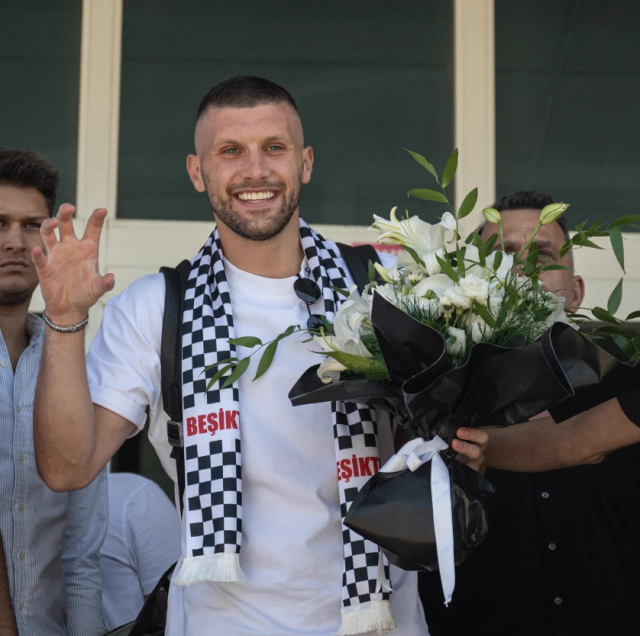 Yıllık 2.5 milyon euro alacak! Ante Rebic, resmen Beşiktaş'ta