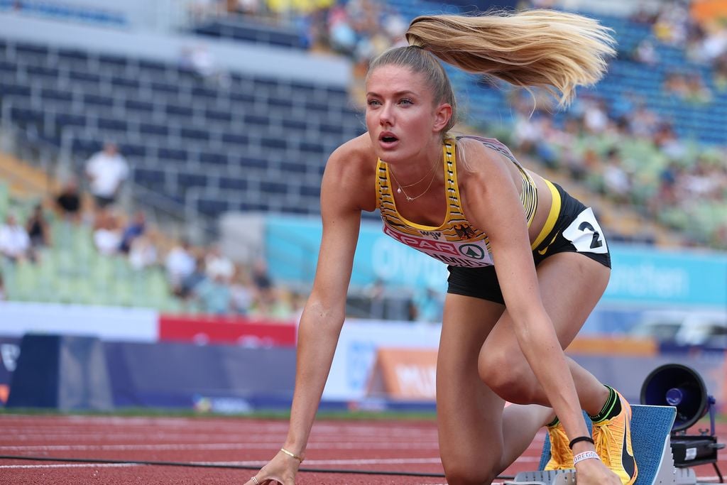 Endlich: Leichtathletin Alica Schmidt zurück auf der Bahn | Promiflash