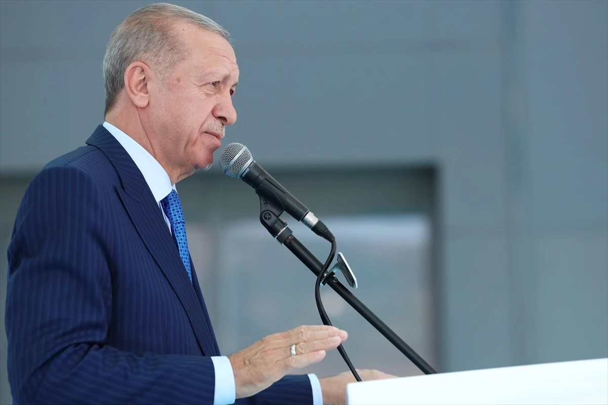 Erdoğan, Malazgirt’te de yerel seçim mesajı verdi: İllerimizi bize yakışmaz hale getirenlerden geri almaya hazır mıyız?