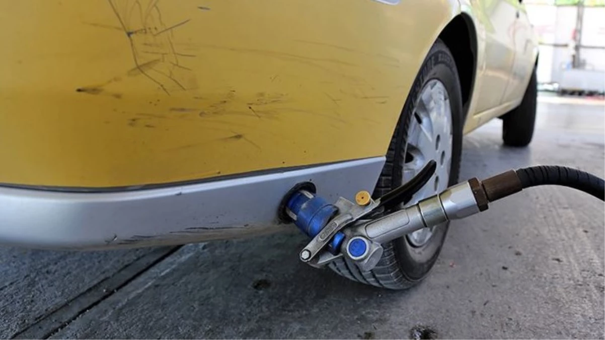 Oto gaza zam! Fiyat 16 lirayı aştı