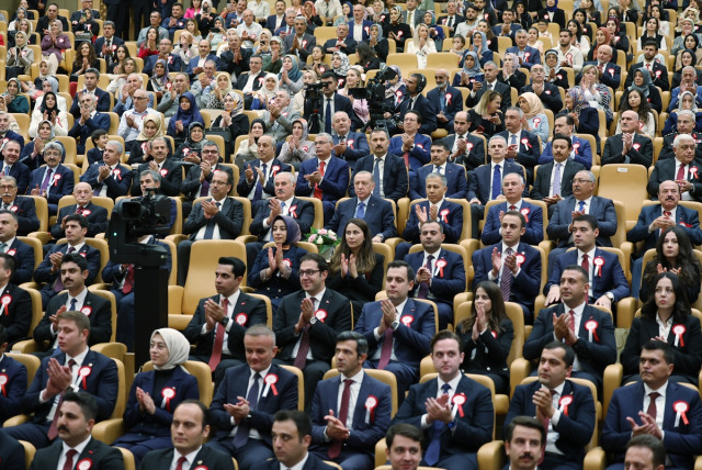 Cumhurbaşkanı Erdoğan: 3-5 şarlatanın ülkemizi yangın yeri yapma çabalarını başlarına çalacağız