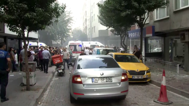 Son Dakika! İstanbul Şirinevler'de bir binada patlama meydana geldi: 1 ölü, 2 yaralı