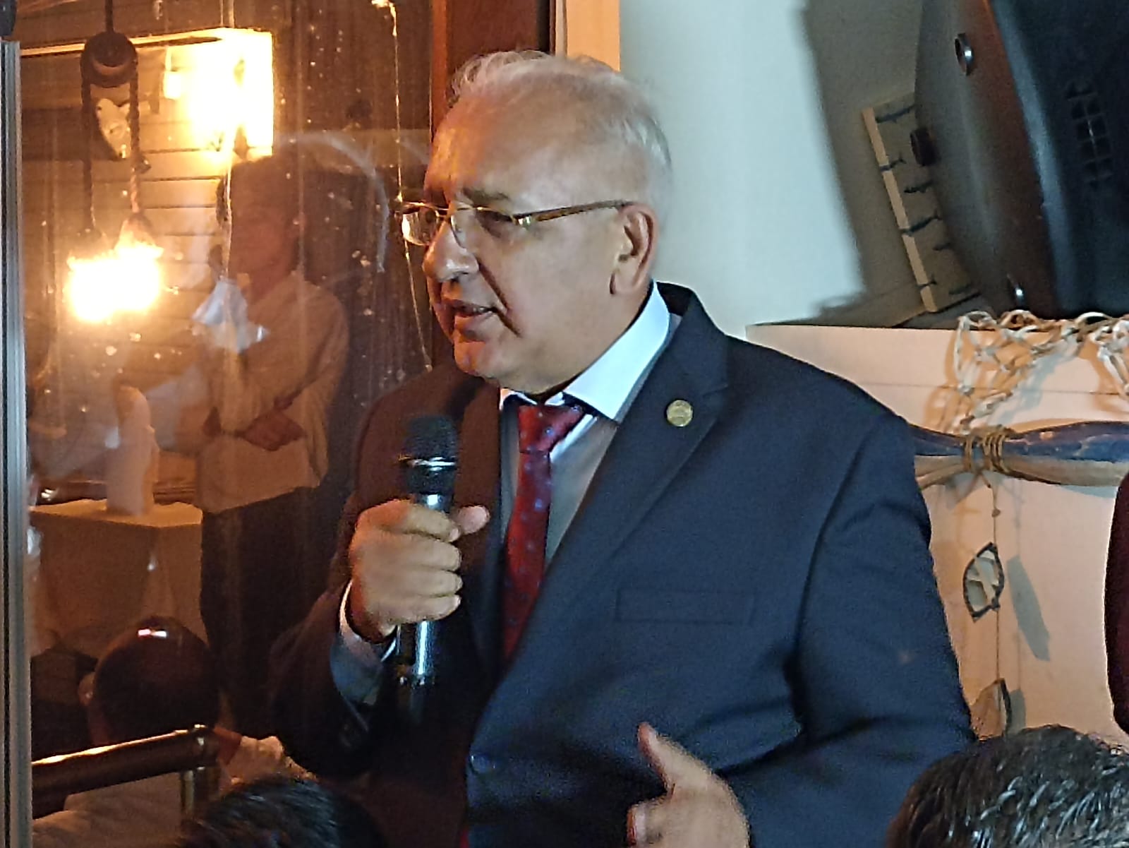 Kaptan Mustafa Can yeni kitabının tanıtımını basın mensupları ve tanınan simalarla birlikte yaptı