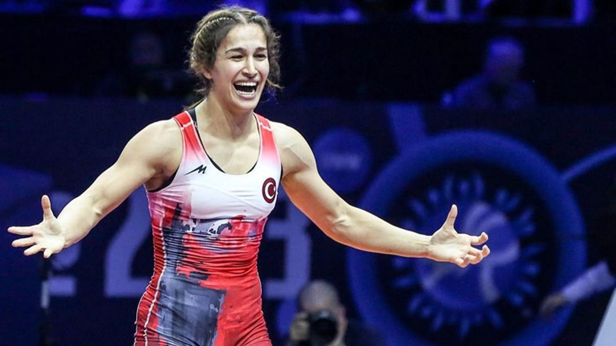 Buse Tosun Çavuşoğlu, 2023 Dünya Güreş Şampiyonası’nda altın madalya kazandı