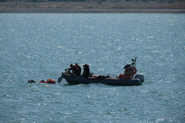 İzmir'de baraj gölüne düşen helikopterdeki 3 personelin cenazelerine ulaşıldı