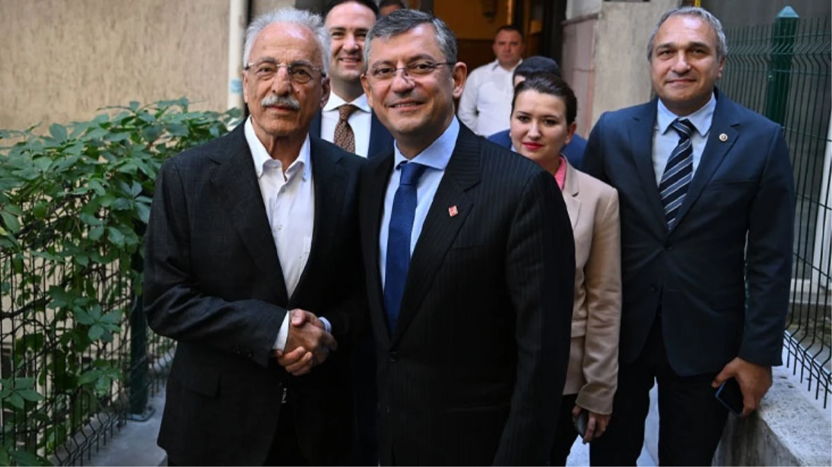 CHP genel başkanlığı için adaylığını açıklayan Özgür Özel, Murat Karayalçın ve ADD’yi ziyaret etti