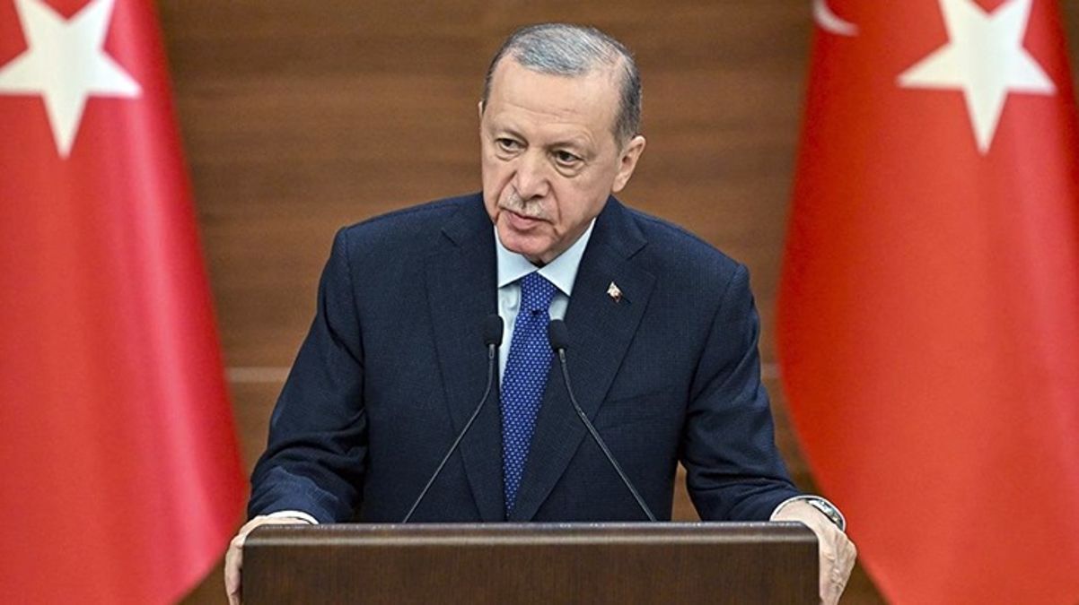 Cumhurbaşkanı Erdoğan’dan ücretli öğretmen ve yüksek lisans öğrencilerine çifte müjde: Ek ders ücretleri ve burslar artıyor